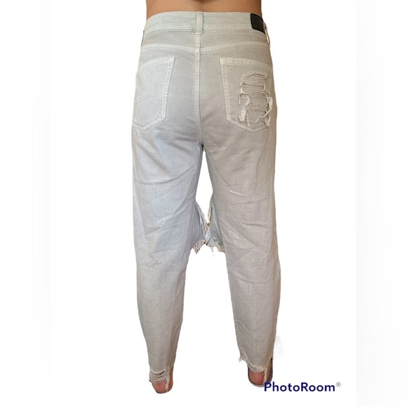 American Eagle Light Grey High Waisted and Distressed Boyfriend Jeans - Picture 4 of 4